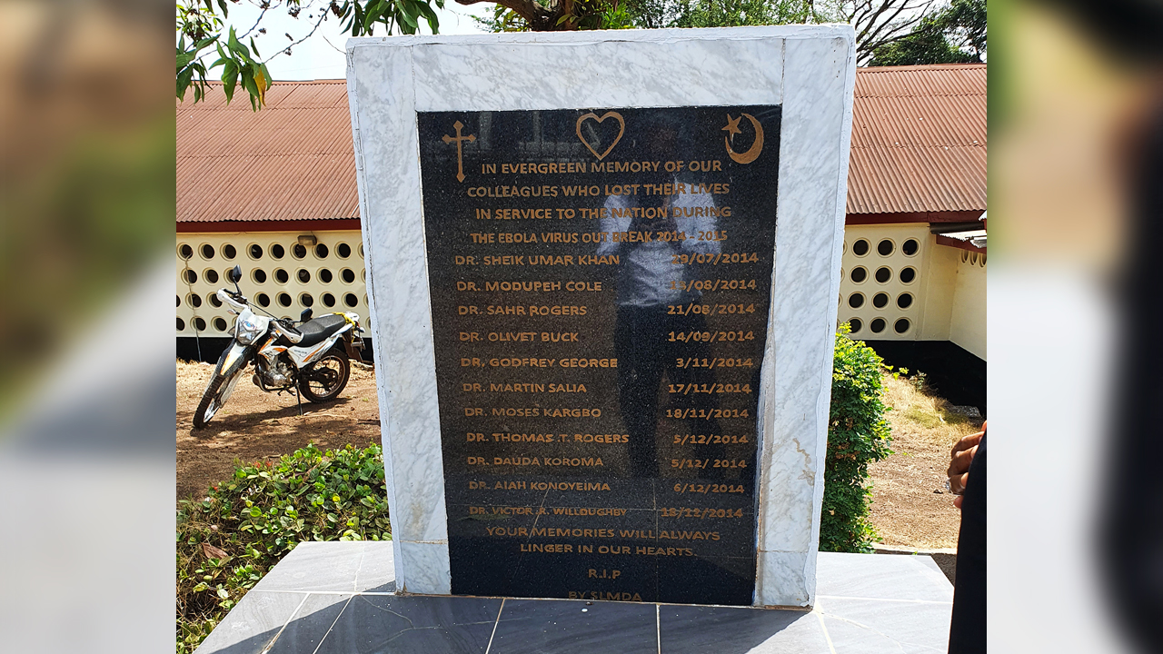 Pic showing a monument in memory of the Ebola doctors