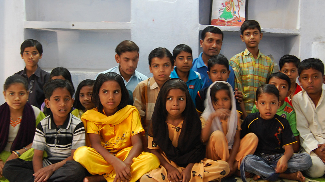 Pic showing a class of children that were part of the Gandhi Foundation Patna Collective grant project